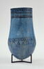 vase ; situle à fond floral, image 3/8