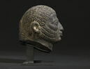 statuette, image 2/9