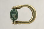 bague à chaton mobile ; bague en anneau renflé ; bague à axe à extrémités enroulées ; scarabée, image 1/2