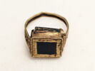 bague en anneau triple ; bague à chaton fixe ; bague à chaton carré, image 1/2