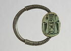 bague à chaton mobile ; bague en anneau renflé ; bague à axe à extrémités enroulées ; scarabée, image 1/3