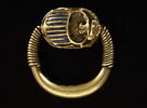 bague à chaton mobile ; bague en anneau à extrémités enroulées ; bague en anneau renflé ; scarabée, image 1/3