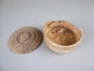 coupe cylindrique cerclée ; boîte  ; couvercle de vase, image 1/11
