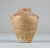 vase, image 3/3