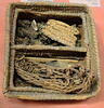 panier à compartiments ; avec contenu ; perle ; élément momifié, image 2/3