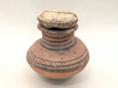 jarre biconique ; vase miniature ; bouchon de vase, image 1/5