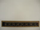 bande décorative d'habillement ; fragment, image 2/2