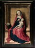 La Vierge à l' Enfant, assise dans une niche de pierre, image 3/4