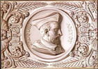 Décors de panneaux de boiserie en grisaille représentant quatorze médaillons d'hommes célèbres de la Renaissance, image 7/7