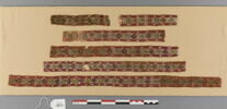 bande décorative d'habillement ; fragments, image 2/5