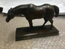 Cheval demi sang tête baissé, image 1/2