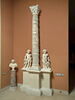 Colonne jouxtée de deux génies funéraires, du mausolée du coeur de Louis de Cossé, duc de Brissac (1625-1661), image 6/10