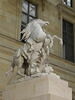 Cheval retenu par un palefrenier, image 4/12