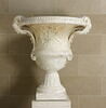 Vase orné de trophées d'instruments de musique, image 1/4