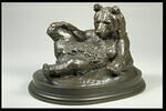 Ours assis, image 1/4