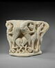 Chapiteau d'applique décoré d'oiseaux et de lions s'entre-dévorant, image 5/9
