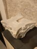 Chapiteau décoré de feuilles d'acanthe, image 2/8
