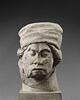 Tête d'homme coiffé d'un bonnet les yeux baissés, image 2/6