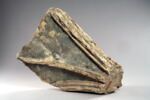 Fragment d'arcature sculpté sur quatre faces, décoré de moulures, de rosettes, de pinacles et de feuillage, image 2/5