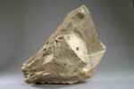 Fragment d'arcature sculpté sur quatre faces, décoré de moulures, de rosettes, de pinacles et de feuillage, image 5/5