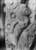 Colonne torse et chapiteau historiés : personnages et êtres fantastiques, Annonce aux bergers, Nativité, Sommeil des Mages, image 24/25