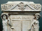 Base d'un monument à la paix, image 4/7