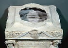 Base d'un monument à la paix, image 7/7