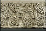 Fragment de frise décoré d'entrelacs, image 2/3