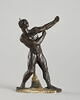Homme nu debout, image 1/8