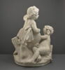 Deux enfants se disputant un bouquet près d'un vase rompu, image 4/5