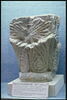 Chapiteau d'angle à décor végétal, image 2/3