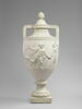 Vase à décor d'une ronde de satyres et de satyresses avec les accessoires du thiase bachique, image 3/4