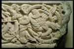 Fragment de linteau à décor de rinceau habité, image 2/5
