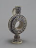 Cruche annulaire évidée, image 1/4