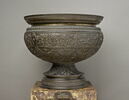 Coupe ornée d'arabesques et de bas-reliefs en partie imités de l'antique, image 4/7
