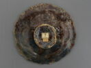 Coupe ronde : six mascarons et fleurs, image 2/4