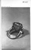 Bague en or émaillé et rubis cabochon, image 2/2