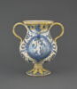 Vase à deux anses : Amour chevauchant un dauphin et profil de Maure, image 4/7
