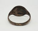 Bague à chaton gravé et niellé d'un profil de tête de femme, image 3/3