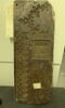 Plaque en bois sculpté servant de moule, image 2/2