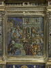 Baiser de paix dans un cadre architecturé : le Christ portant la croix, dans le fronton semi-circulaire : l'Adoration des mages., image 4/10