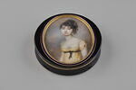 Bonbonnière ronde : portrait de jeune femme, image 1/5