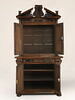 Armoire à deux corps et à décor de plaques de marbre, image 2/11