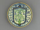 Assiette : fleurs et branchages dans un écu, image 1/2