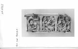 Panneau d'un petit coffret : trois scènes de l'Histoire de Samson (la source jaillissant de la mâchoire d'âne, Dalila coupant les cheveux de Samson, Samson aveuglé par les Philistins)., image 6/6
