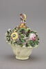 Flacon : une corbeille remplie de fleurs, image 1/3