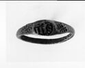 Bague sur le chaton : IHS, image 3/4