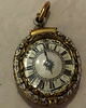 Montre ovale et son étui, image 1/9
