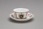 Tasse et soucoupe d'un service à thé et à café de dix-huit pièces (R 1173 à 1191), image 4/5