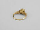 Bague en or émaillé, montée d'une cornaline, image 2/2